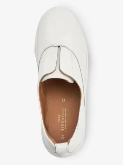 Wit - Signature leren sneakers met dikke plateauzolen en sleehak