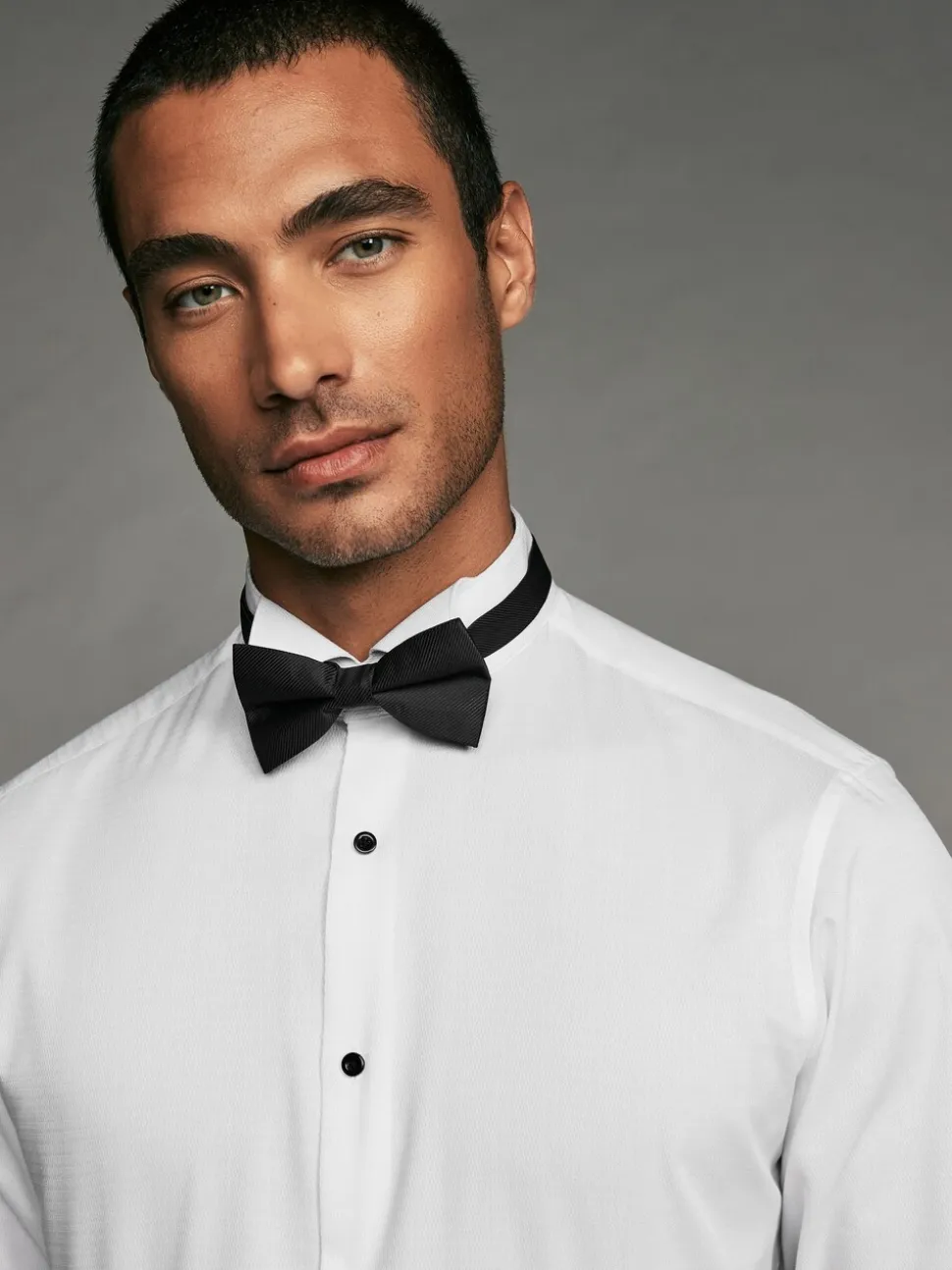 Wit - Slim Fit - Textured Double Cuff Long Sleeve Shirt With Wing Collar And Bow Tie Pack
