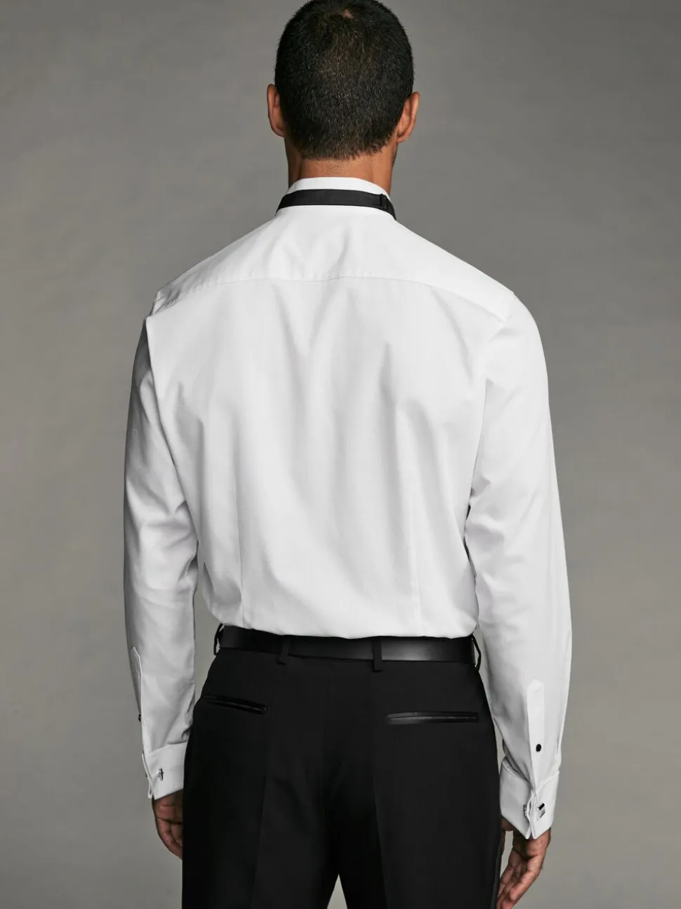 Wit - Slim Fit - Textured Double Cuff Long Sleeve Shirt With Wing Collar And Bow Tie Pack