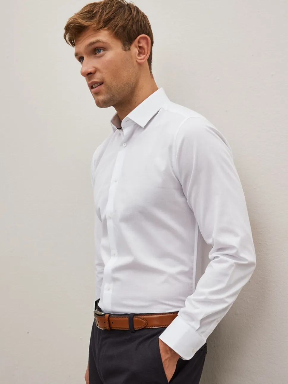 Wit - Strakke Pasvorm - Onderhoudsvriendelijk, getextureerd, slim fit overhemd met enkele manchet