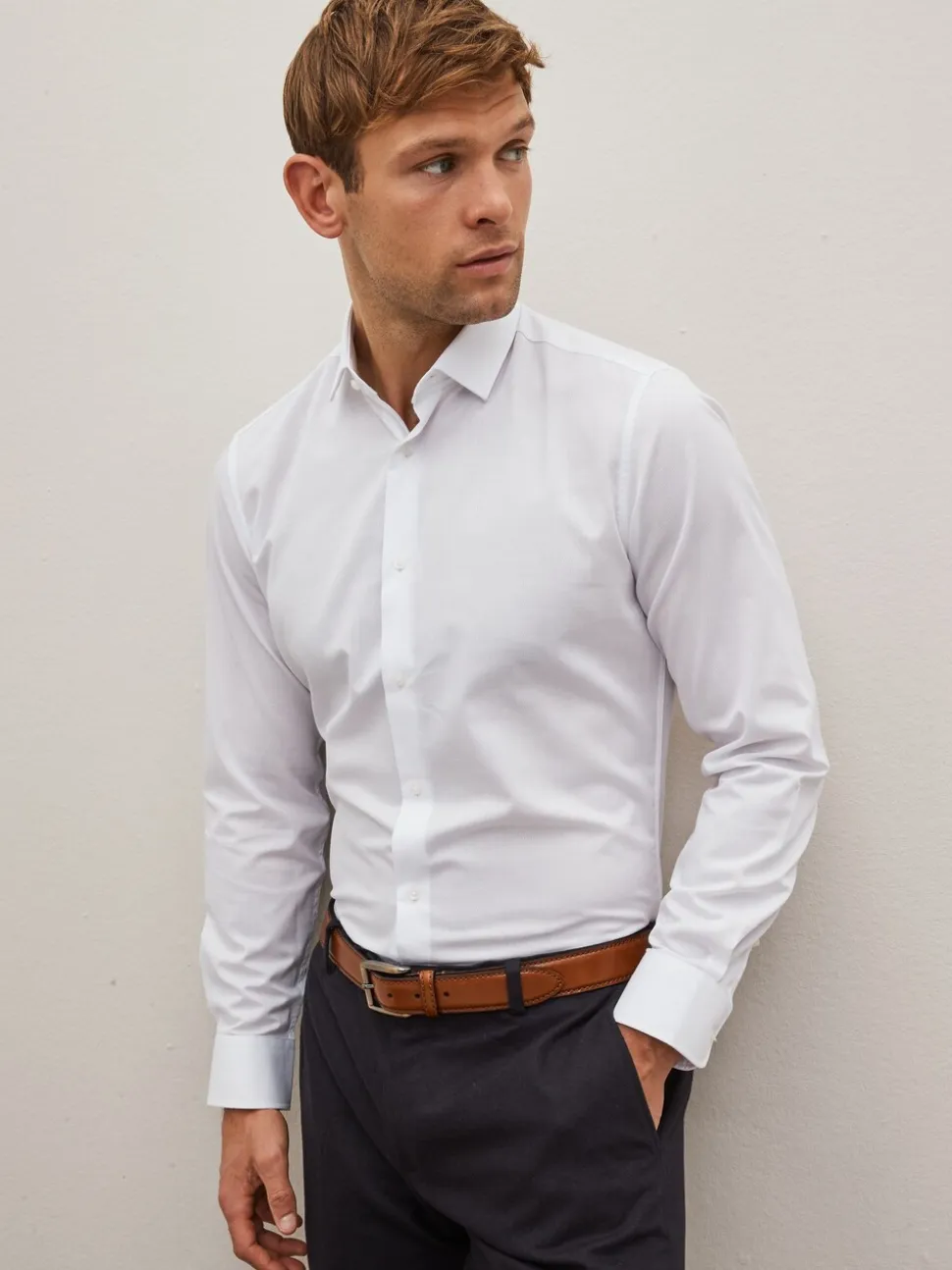 Wit - Strakke Pasvorm - Onderhoudsvriendelijk, getextureerd, slim fit overhemd met enkele manchet
