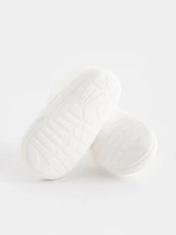 Wit - Touch Fastening Baby Trainers (0-2mths)
