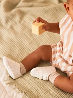 Wit - Touch Fastening Baby Trainers (0-2mths)