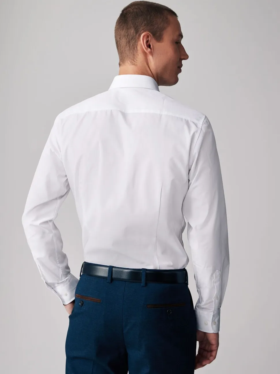Wit - Verpakking van 5 onderhoudsvriendelijke slim fit smart overhemden met enkele manchetten