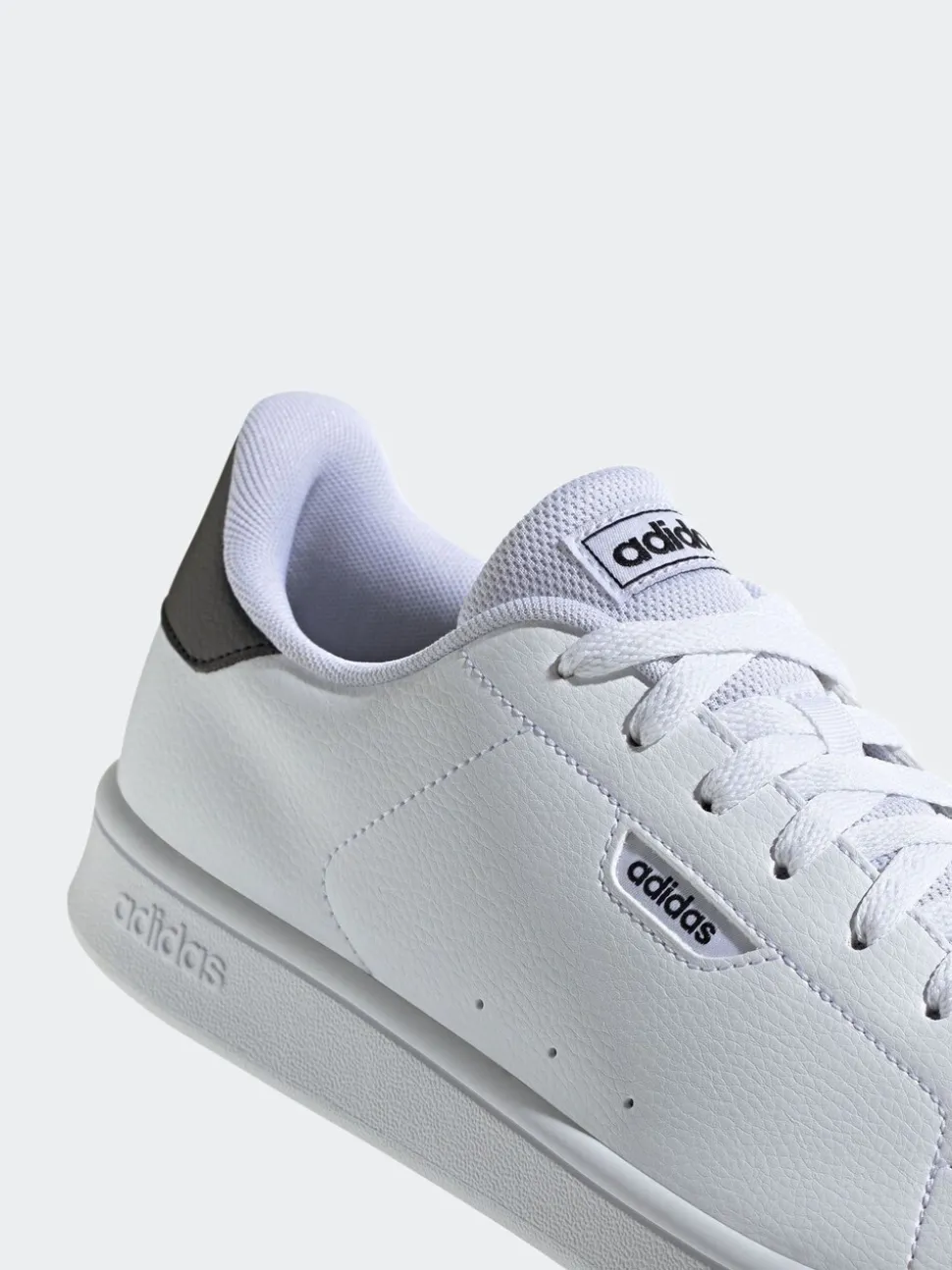 Wit en zwart - adidas Urban Court Trainers