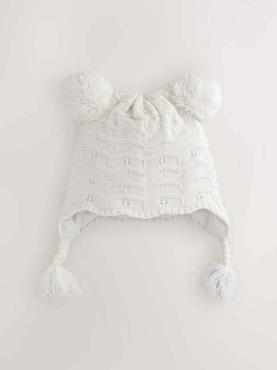 Wit gebreid - Baby Pointelle Pilotenmuts met Dubbele Pompon (0mnd-2jr)