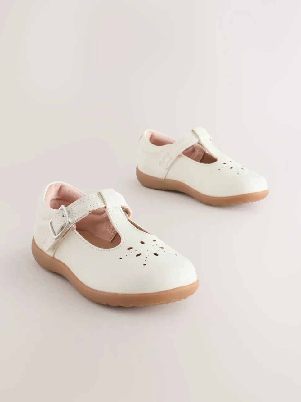 Wit leer - First Walker schoenen met klittenband en T-bandje