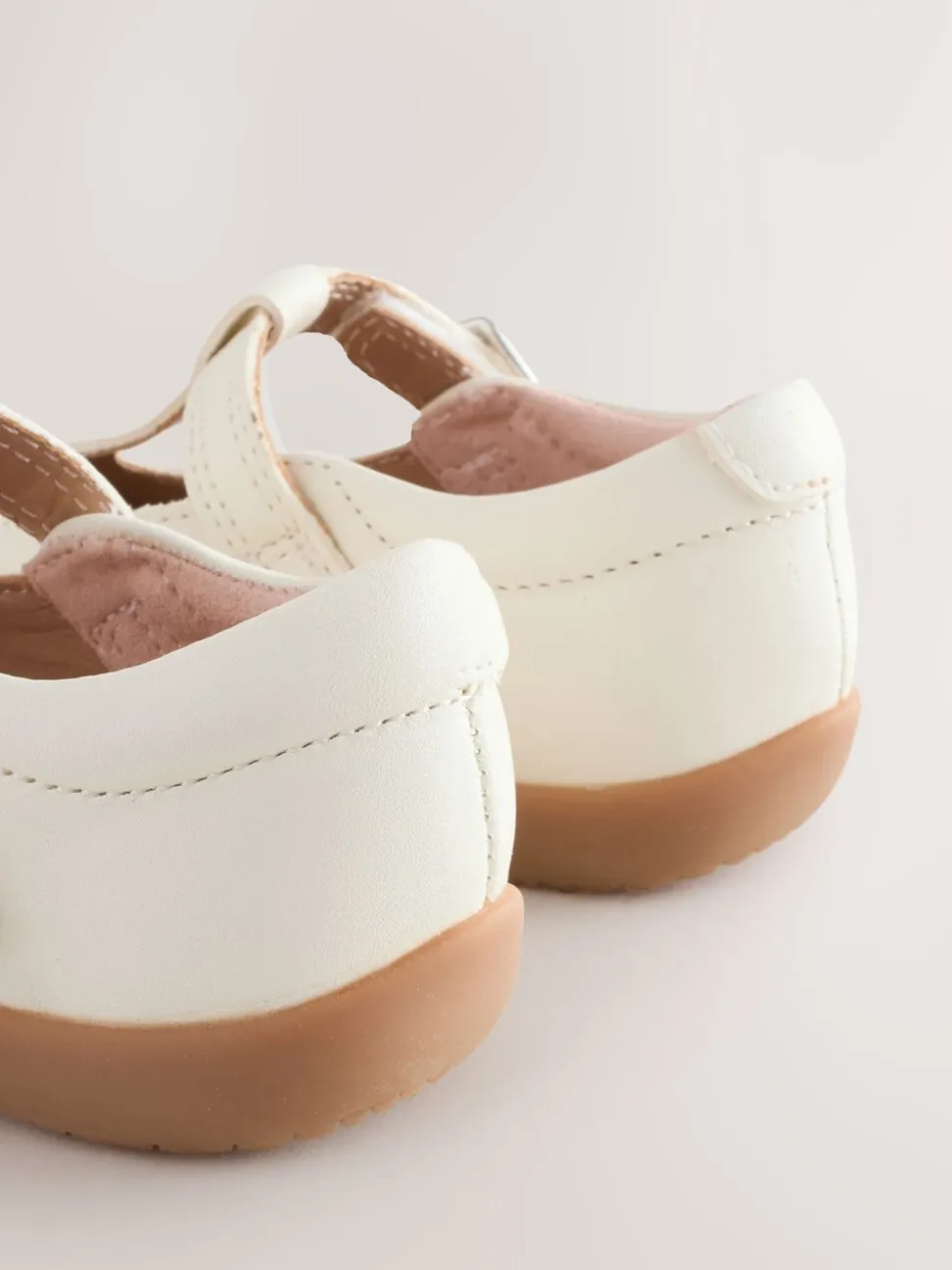 Wit leer - First Walker schoenen met klittenband en T-bandje