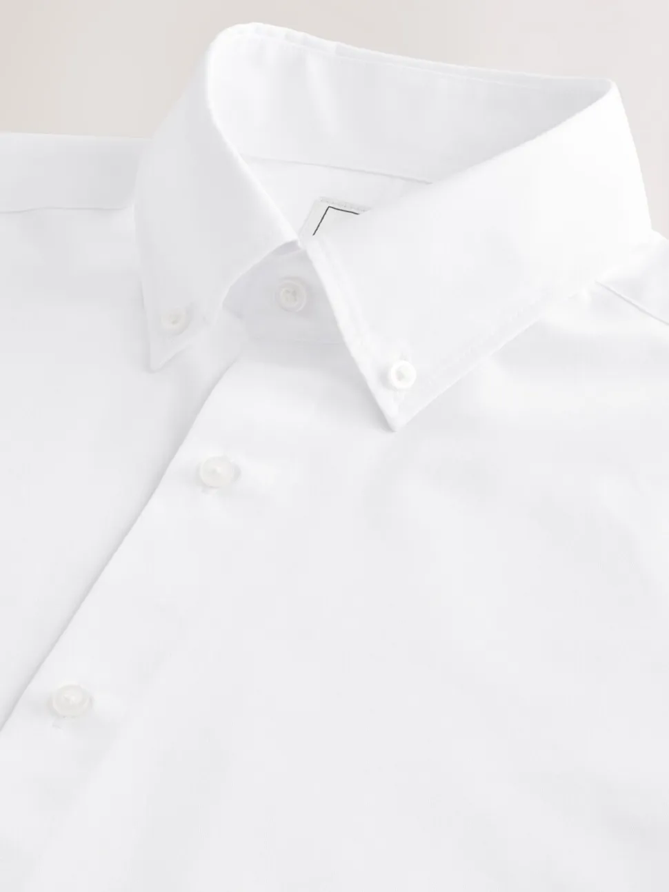 Wit met knopen aan de kraag - Slim Fit - Strijkvrij net overhemd met enkele manchet