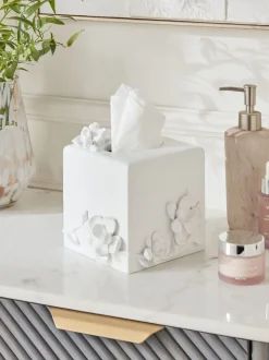Wit tissuebakje met bloemen