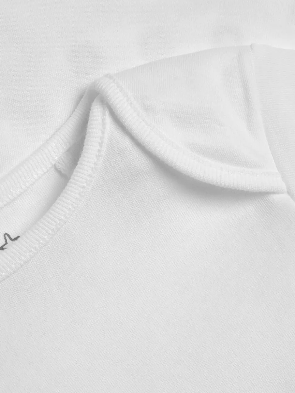 Witte must-have - Rompertjes met korte mouwen