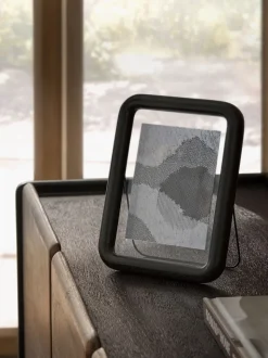 Wood Curved Floating Photo Frame