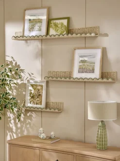Woven Scallop Picture Shelf