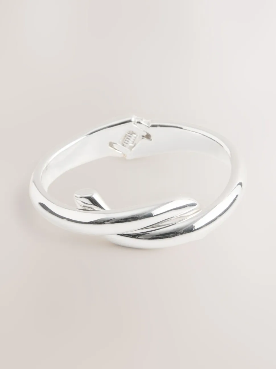 Zilverkleurig - Cross-Over Hinge Bangle