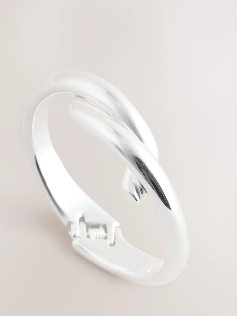 Zilverkleurig - Cross-Over Hinge Bangle