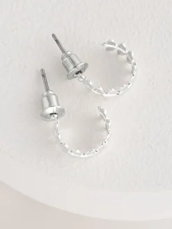 Zilverkleurig - Kleine oorringen met bladmotief