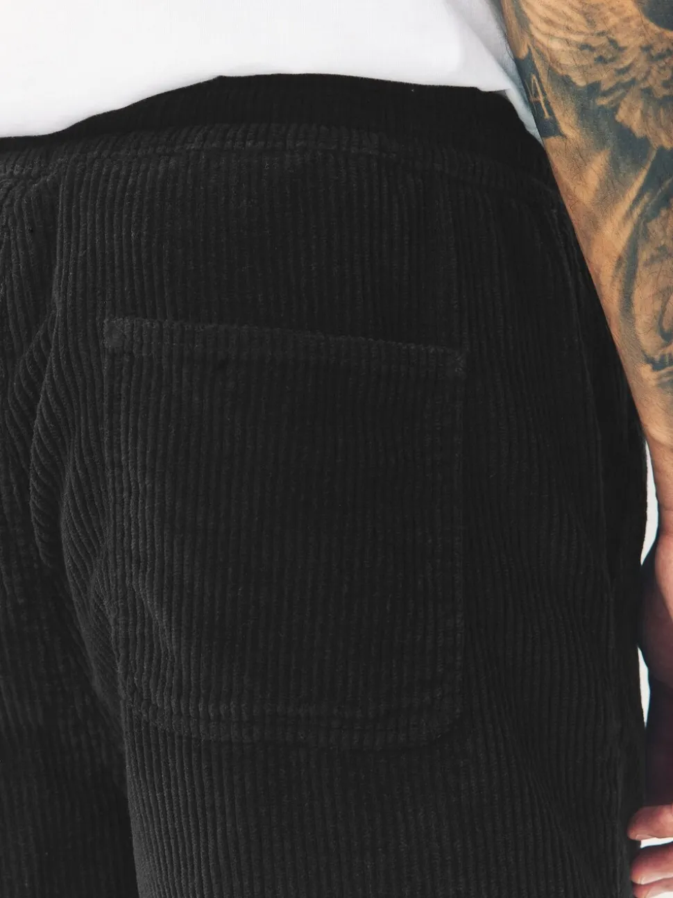 Zwart - 100% katoenen corduroy shorts met trekkoord