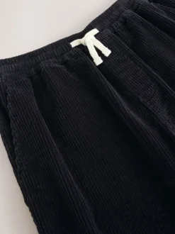 Zwart - 100% katoenen corduroy shorts met trekkoord