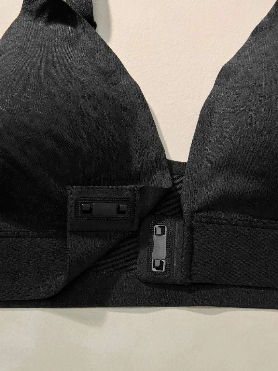 Zwart - Adaptive Animal Jaquard Bralette