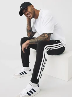 Zwart - adidas Essentials fleece joggingbroek met 3 strepen