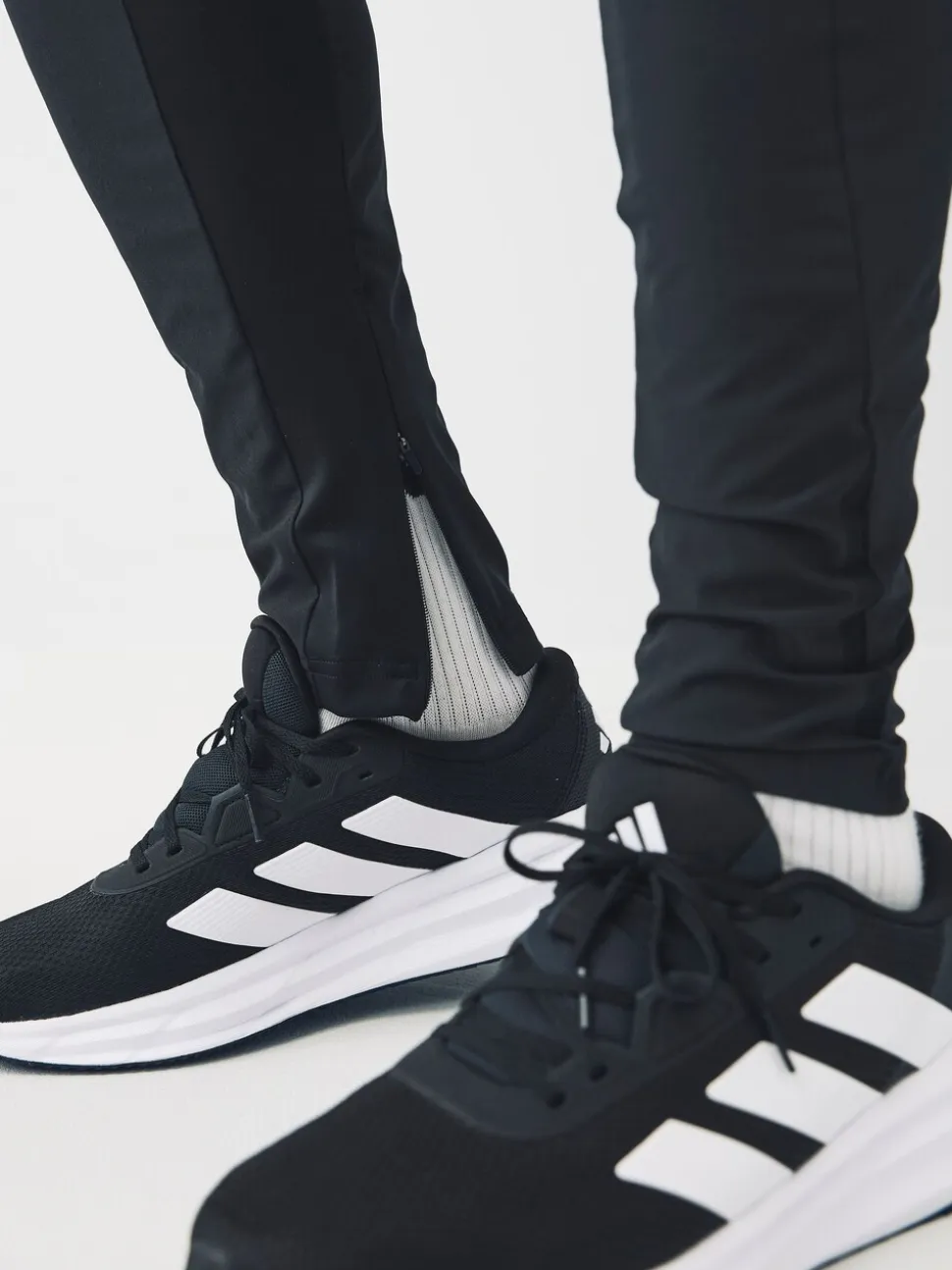 Zwart - adidas hybride joggingbroek ontworpen voor training