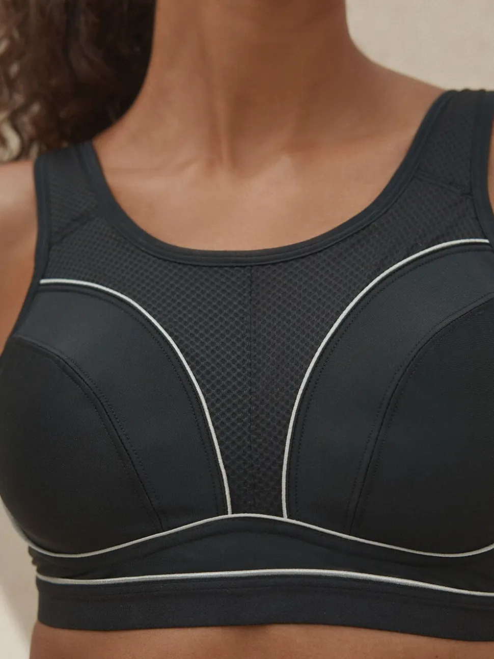 Zwart - B-G Active Sports hoge impact Dry Tech beha zonder vulling