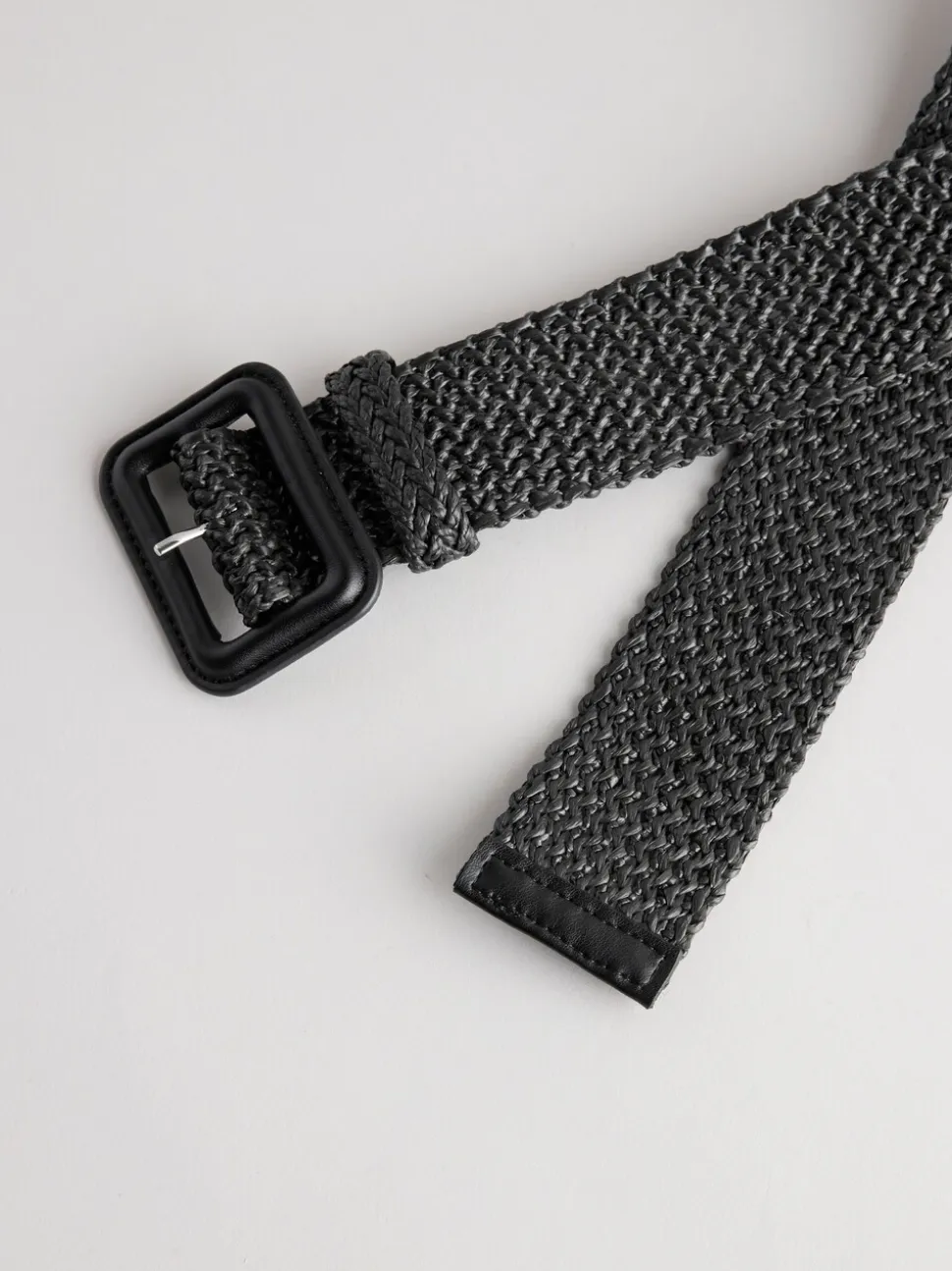 Zwart - Brede riem met raffia-effect