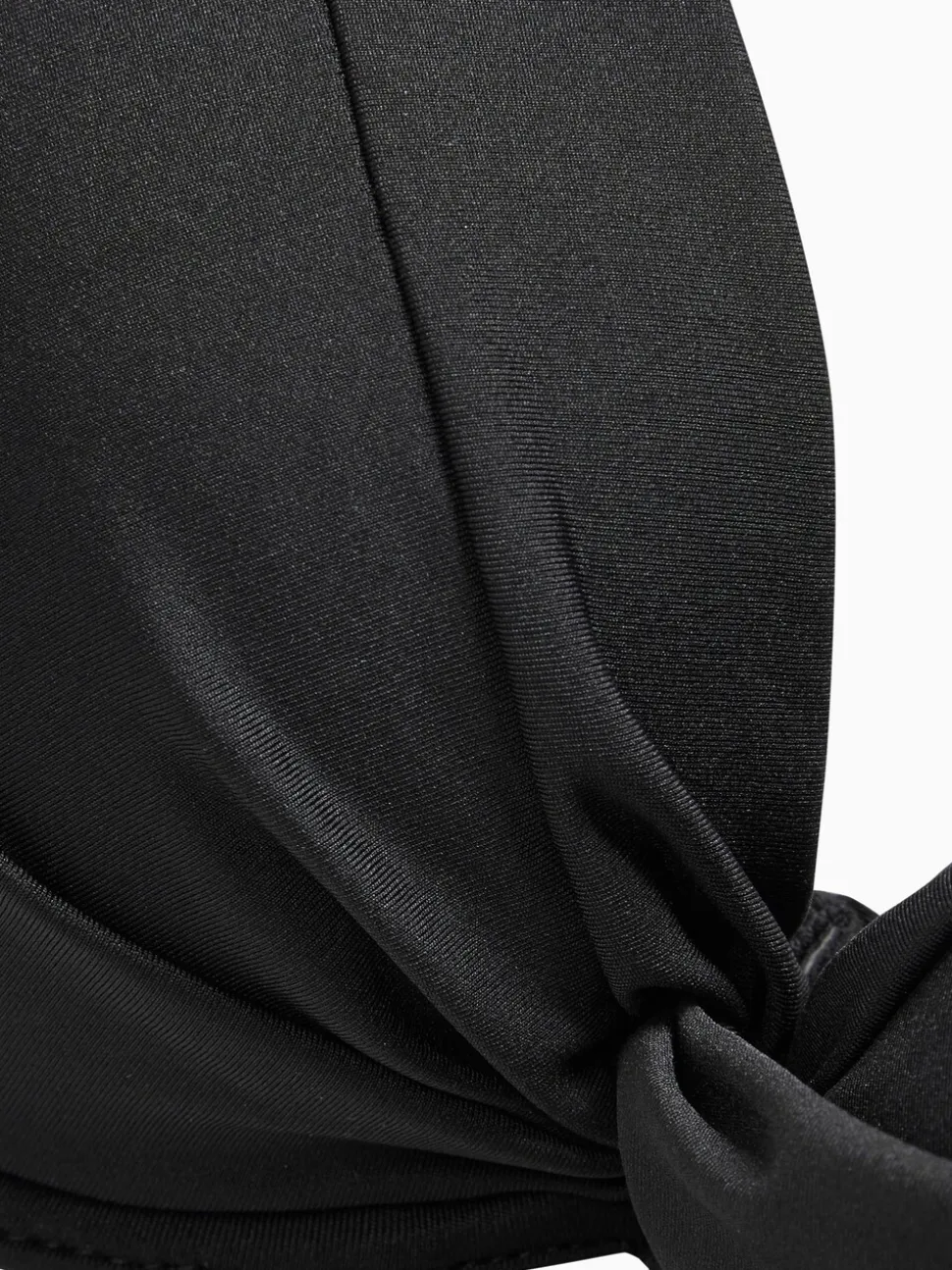 Zwart - Buikcorrigerende bikinitop met vulling en beugel