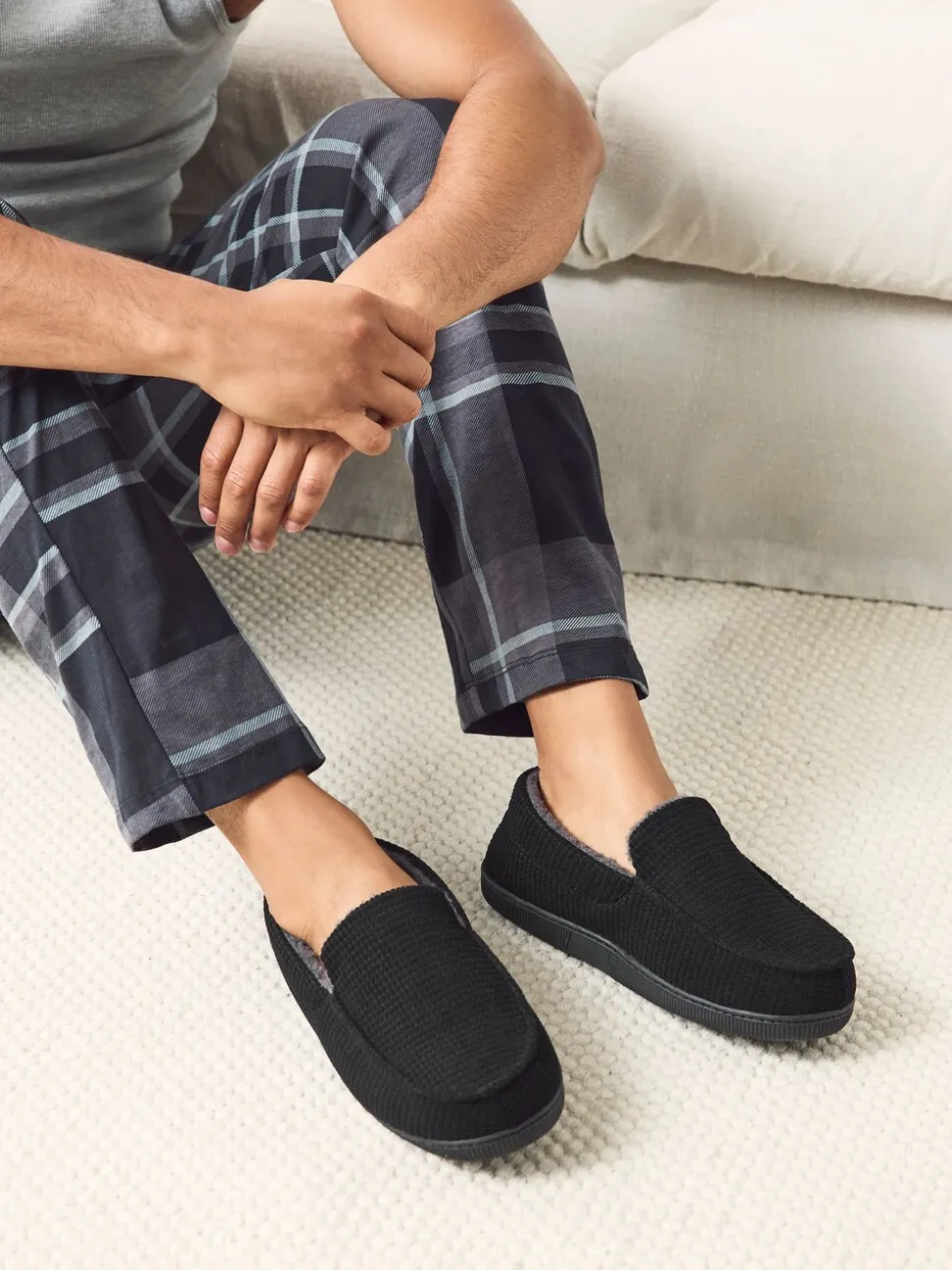 Zwart - Closed Back Textured Slippers