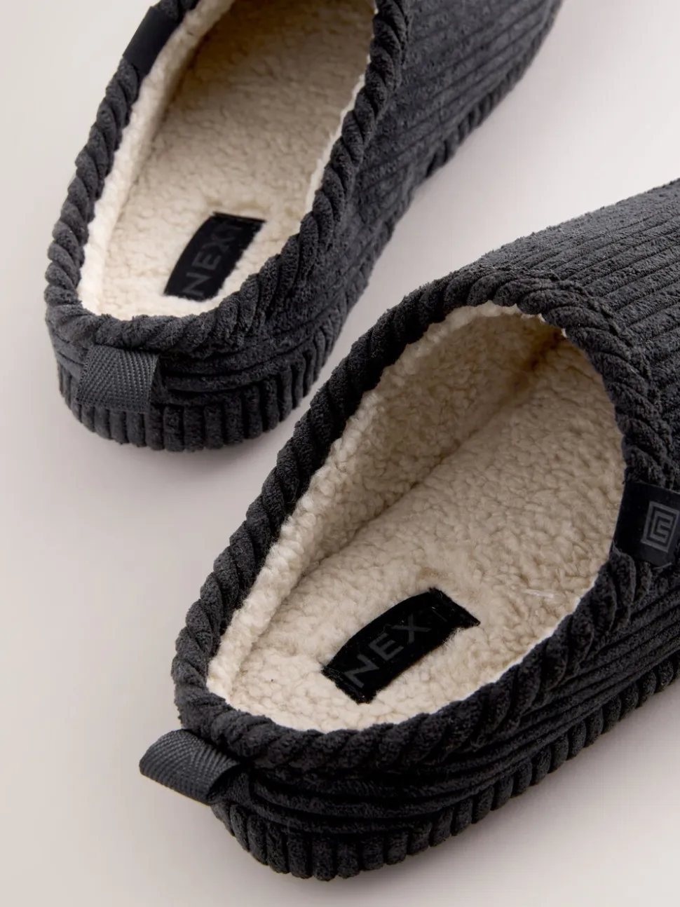 Zwart - Corduroy pantoffelmuiltjes