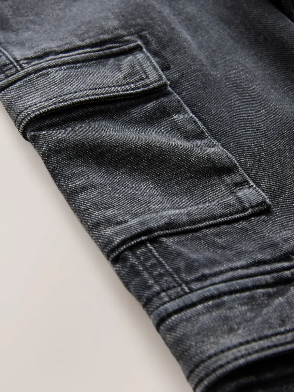 Zwart - Denim cargojeans met meerdere zakken en 100% katoen (3 - 16 jr)