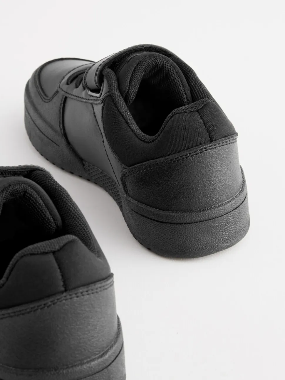 Zwart - Elastische vetersneakers voor school met 1 bandje