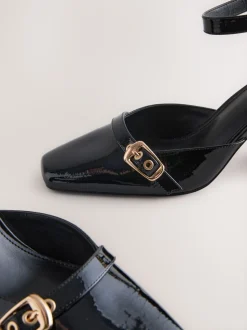 Zwart - Forever Comfort® Buckle Closed Toe Block Heels