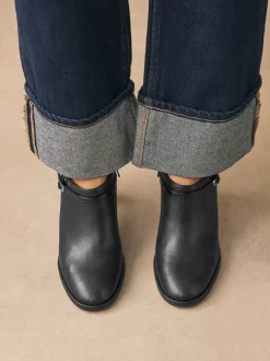 Zwart - Forever Comfort® Round Toe Block Heel Buckle Detail Shoe Boots