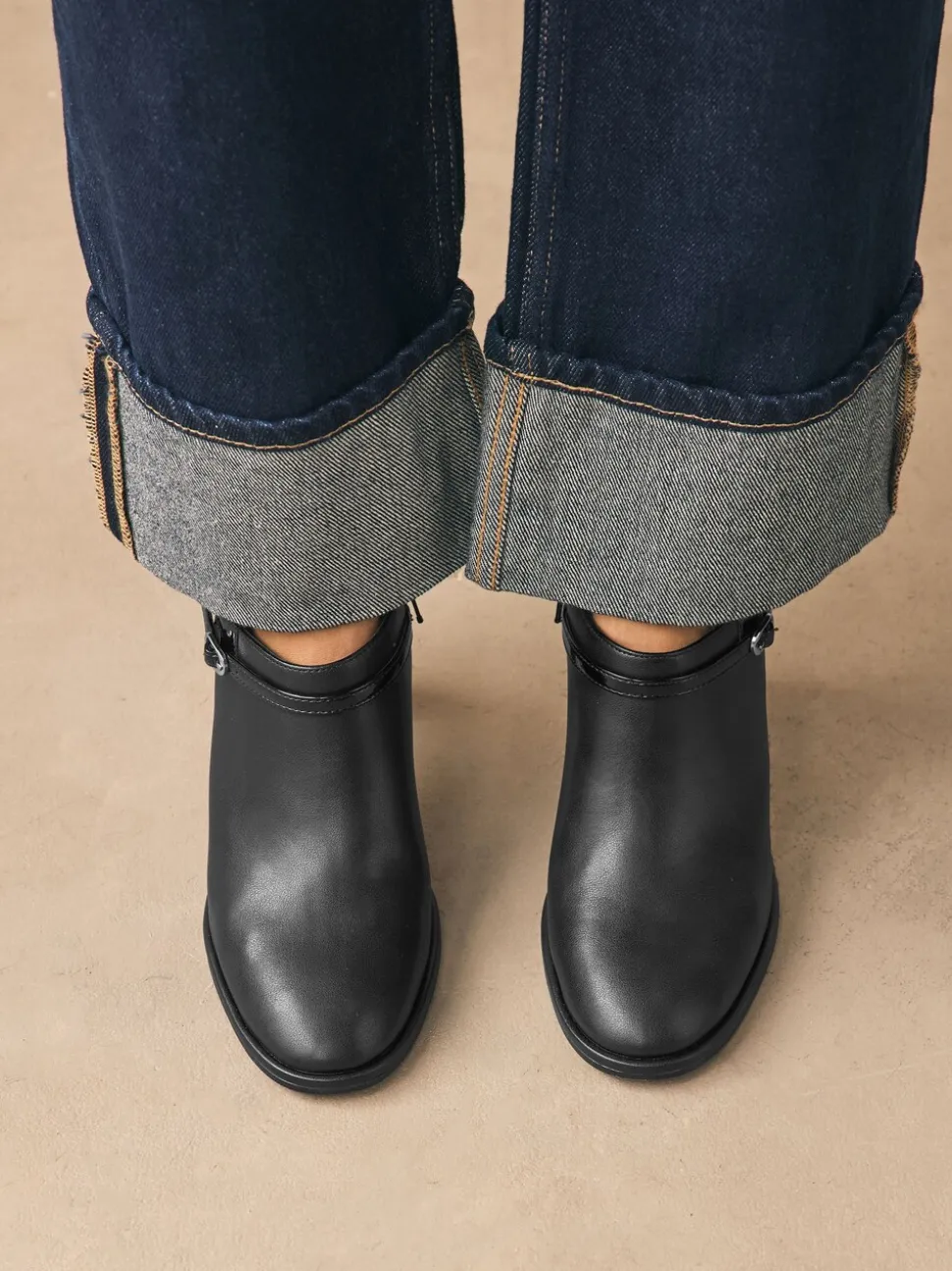 Zwart - Forever Comfort® Round Toe Block Heel Buckle Detail Shoe Boots