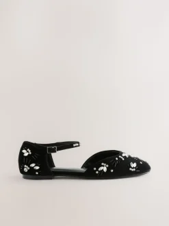 Zwart - Forever Comfort® Velvet Embellished Two Part Closed Toe Shoes