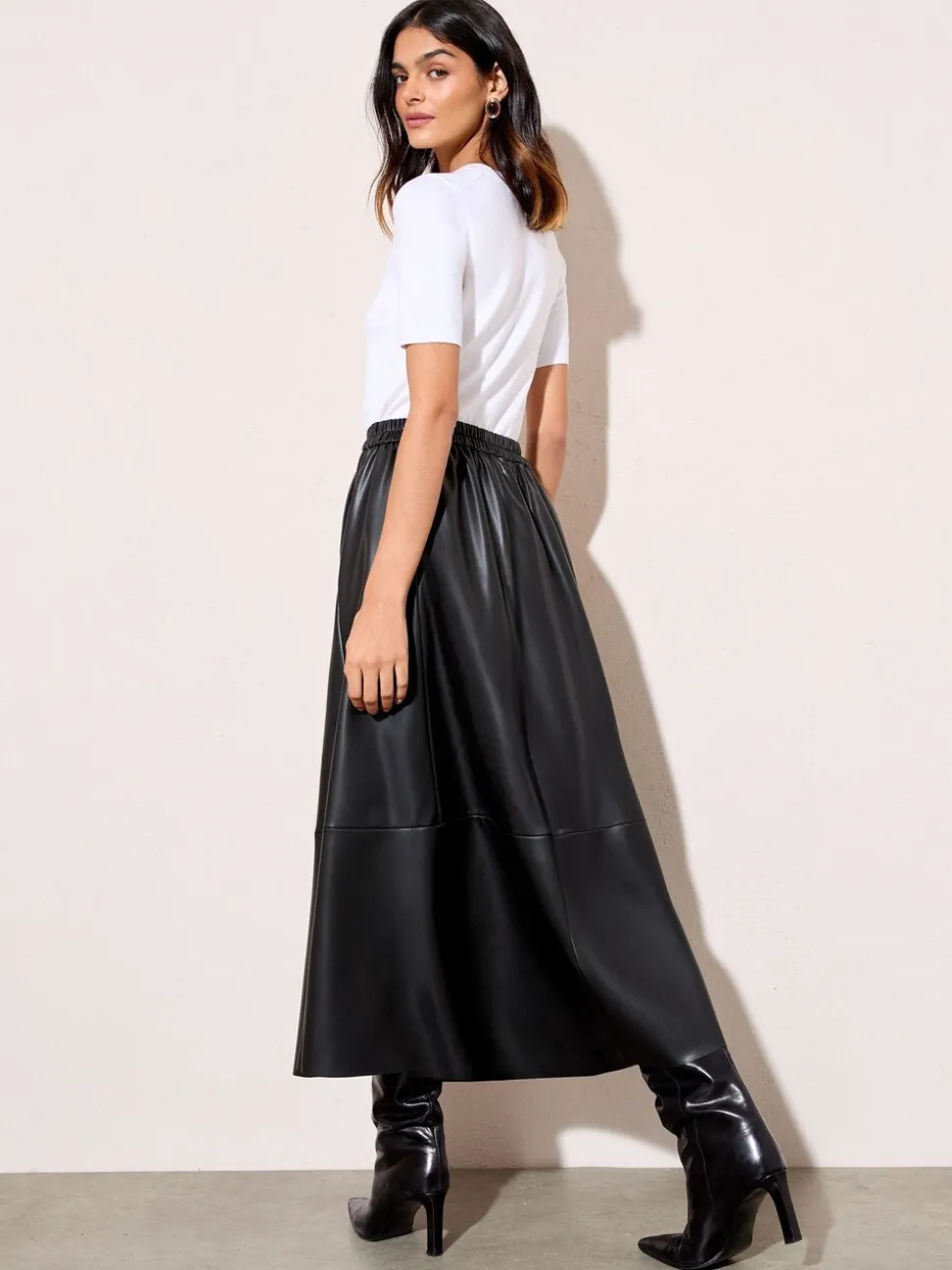 Zwart - Friends Like These Faux Leather Midi Skirt