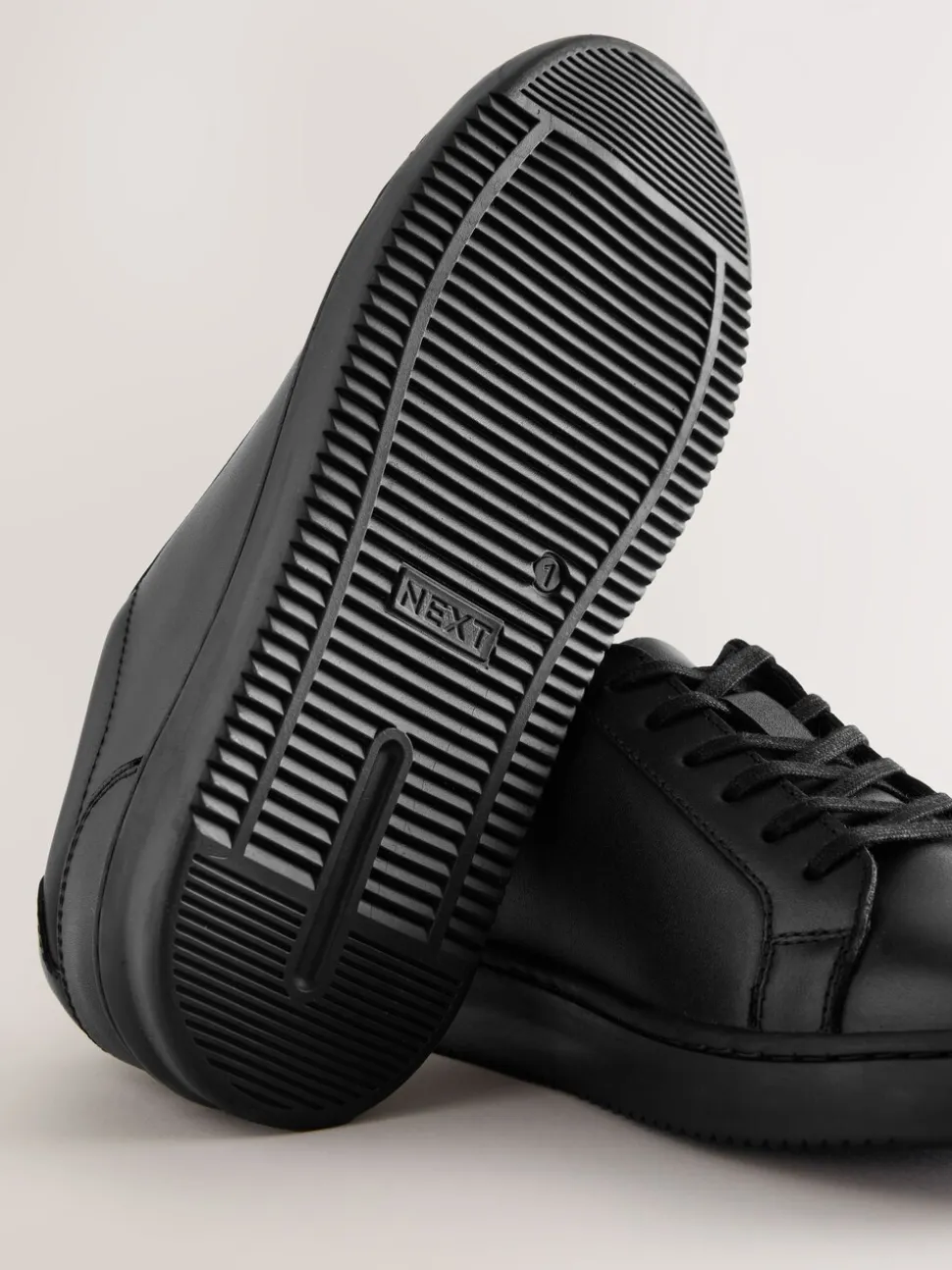 Zwart - Geveterde leren schoolschoenen