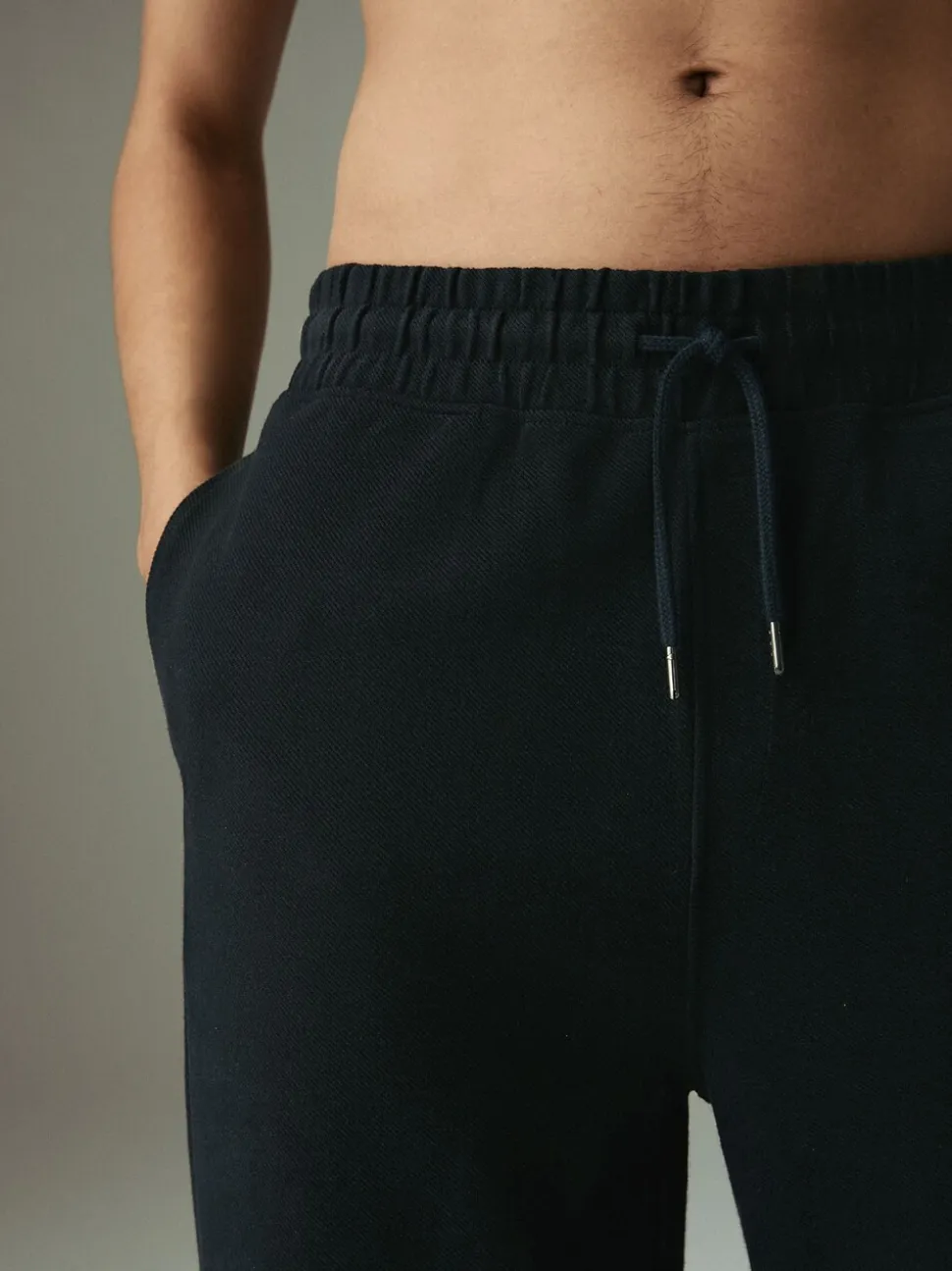 Zwart - Joggingbroek van keperstof met rechte pijpen en textuur