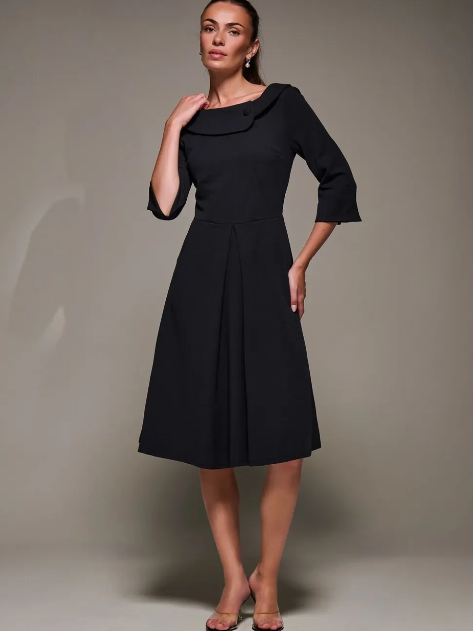 Zwart - Jolie Moi Buttoned Fold Collar Midi Dress
