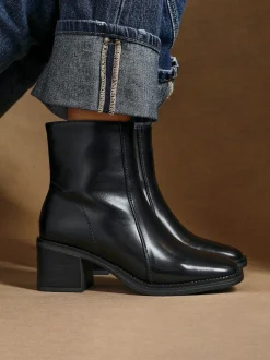 Zwart - Linzi Wander Block Heel Ankle Boots