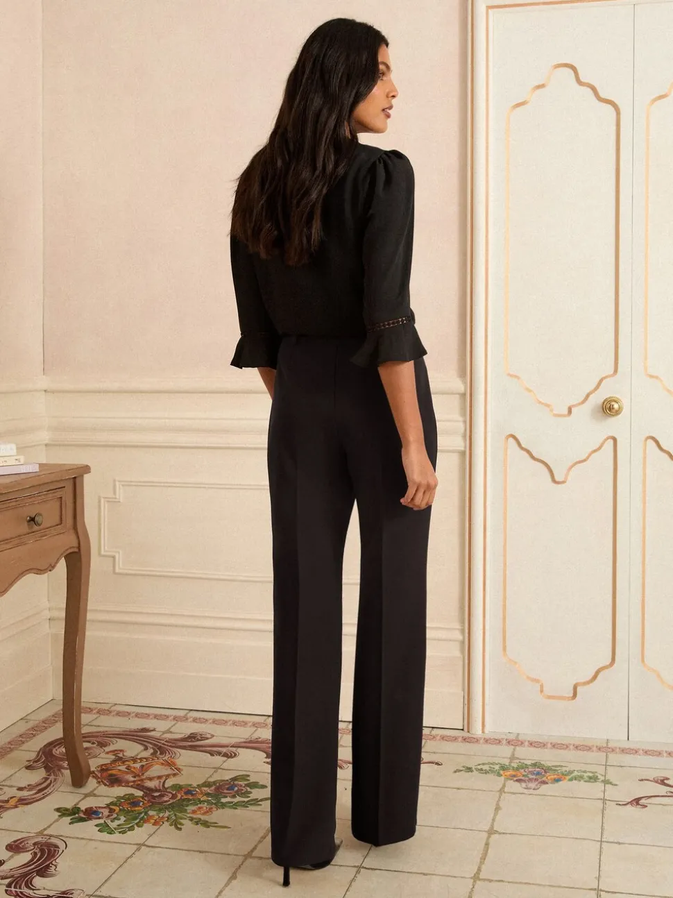 Zwart - Love & Roses - Kick flare broek met opgestikte zakken