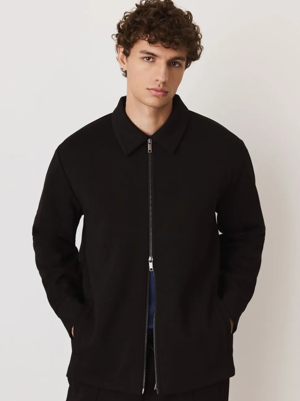 Zwart - N. Premium Soft Touch Scuba Zip Through Shacket