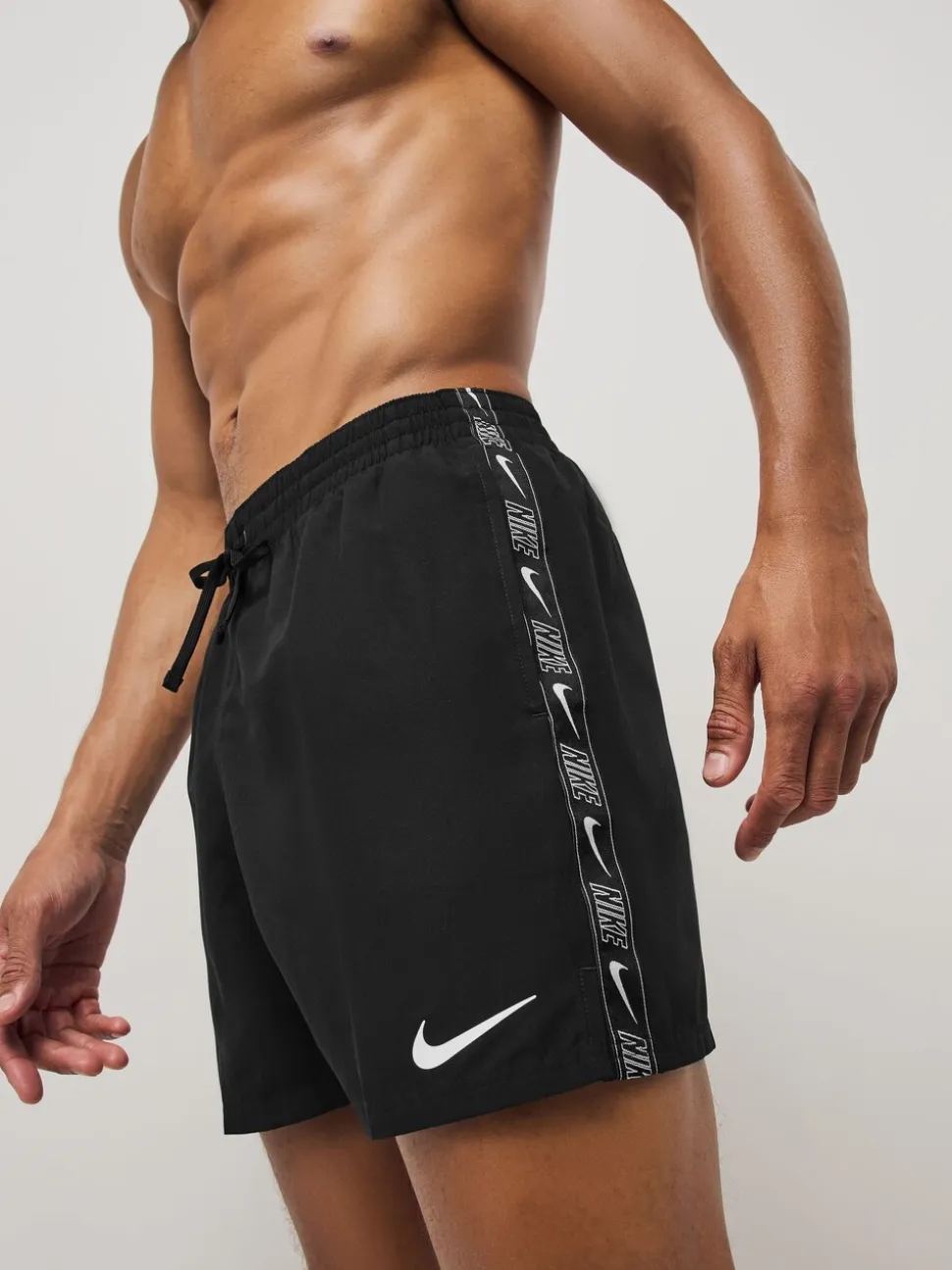 Zwart - Nike 5 inch zwarte volley zwemshort met logobies
