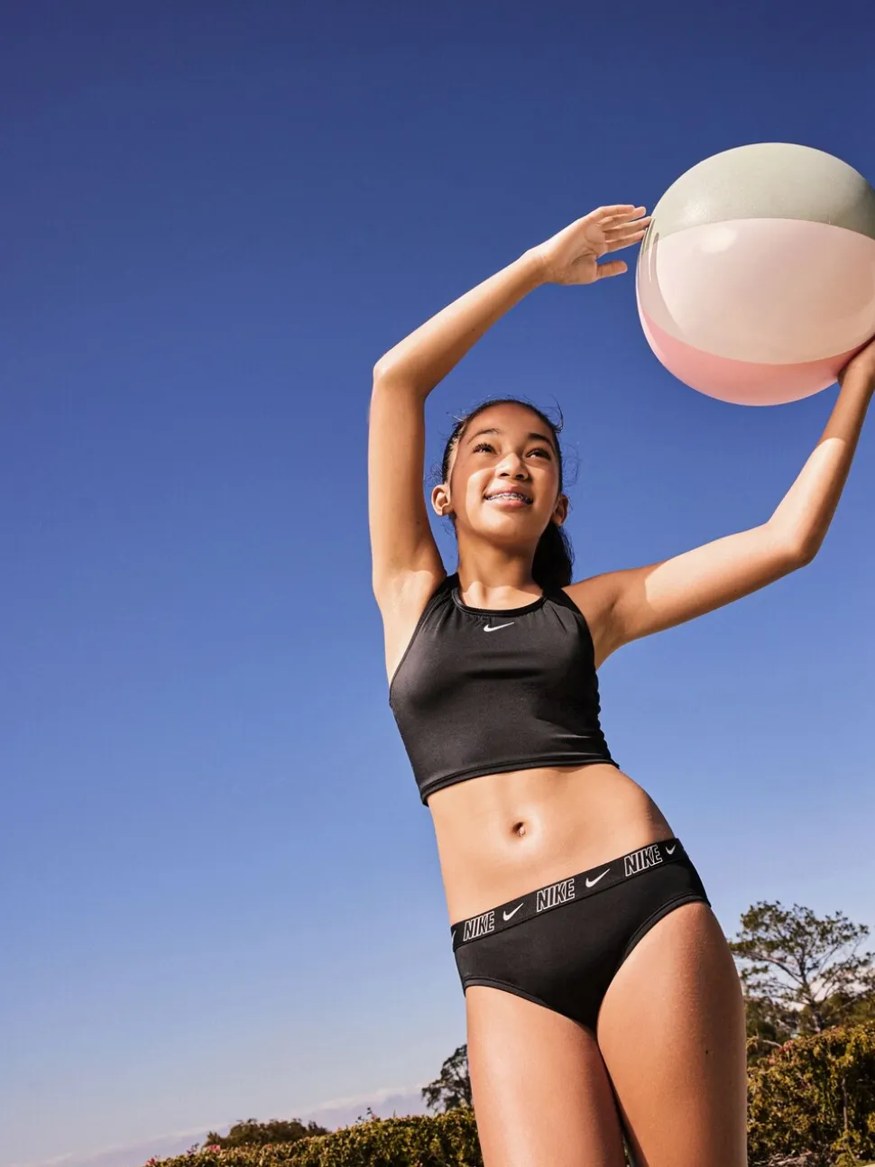Zwart - Nike bikiniset met gekruiste bandjes en logobies