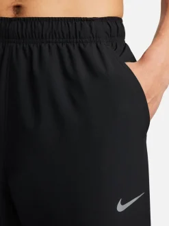 Zwart - Nike Dri-FIT Form trainingsbroek met taps toelopende pijpen