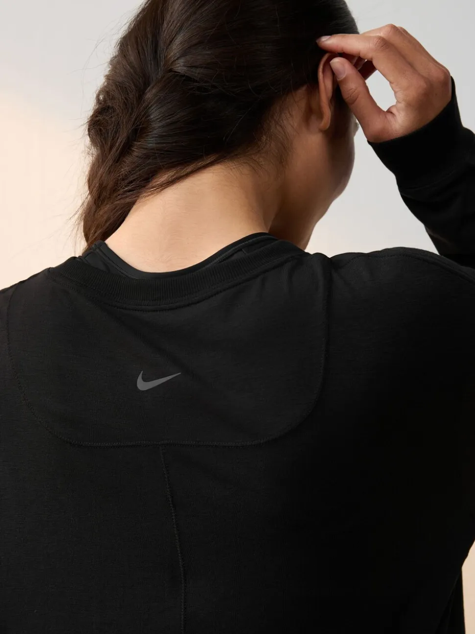 Zwart - Nike One Relaxed Dri-FIT top met lange mouwen