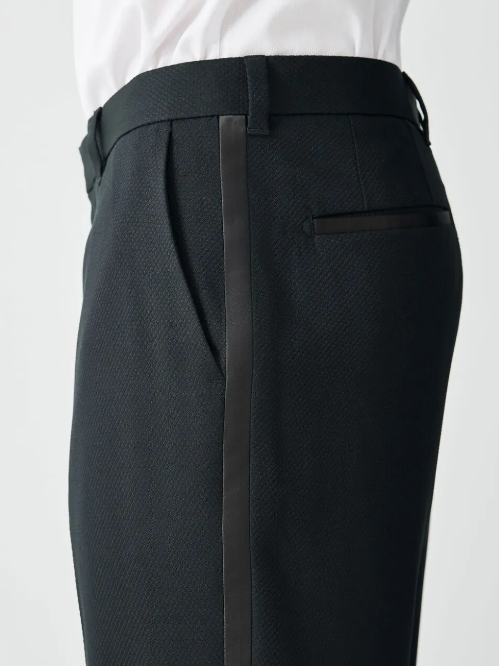 Zwart - Normale Pasvorm - Smokingpantalon met biesdetail en textuur