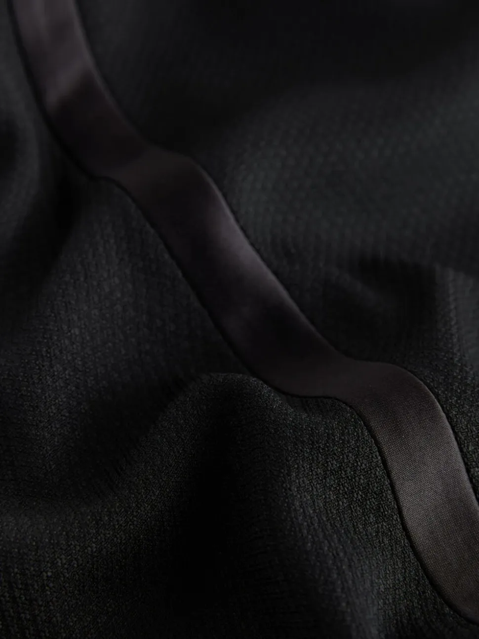 Zwart - Normale Pasvorm - Smokingpantalon met biesdetail en textuur