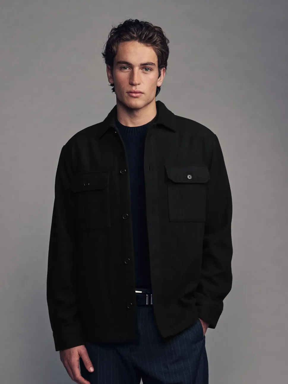 Zwart - Overshirt met twee zakken en wol